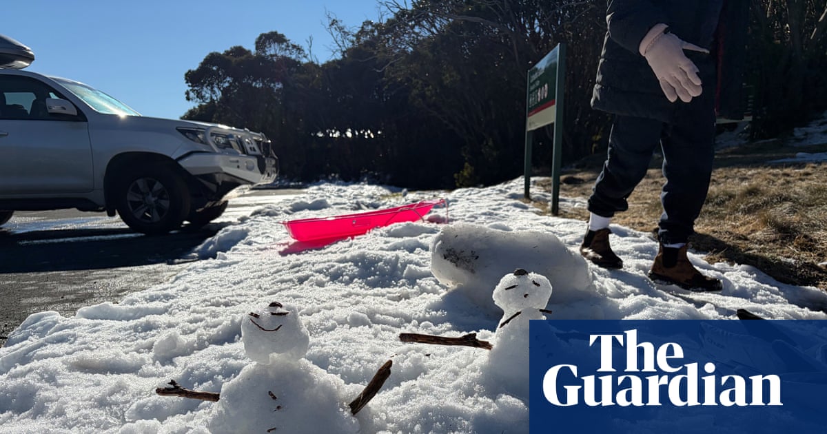 Australian ski resorts to close up to a month early due to global heating and El Niño