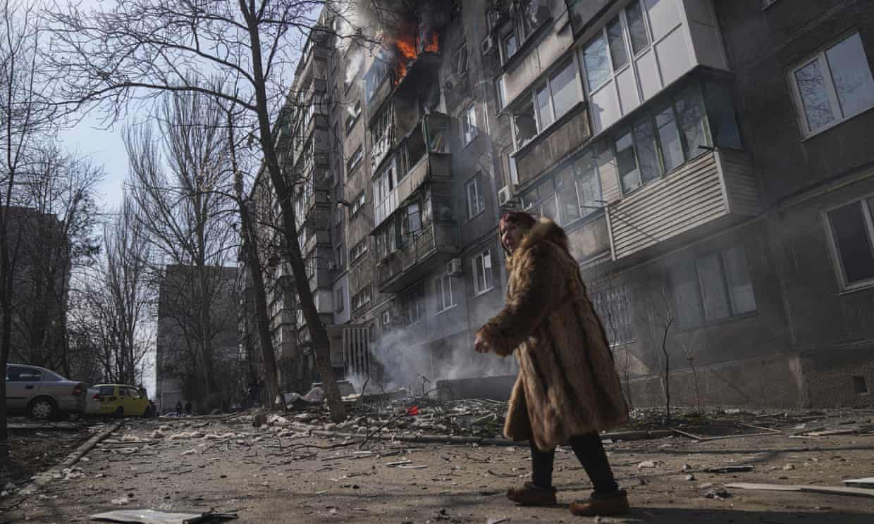 As Ukraine war drags on, civilians leave Mariupol via humanitarian corridor; Russian ex-foreign minister calls for ceasefire (theguardian.com)