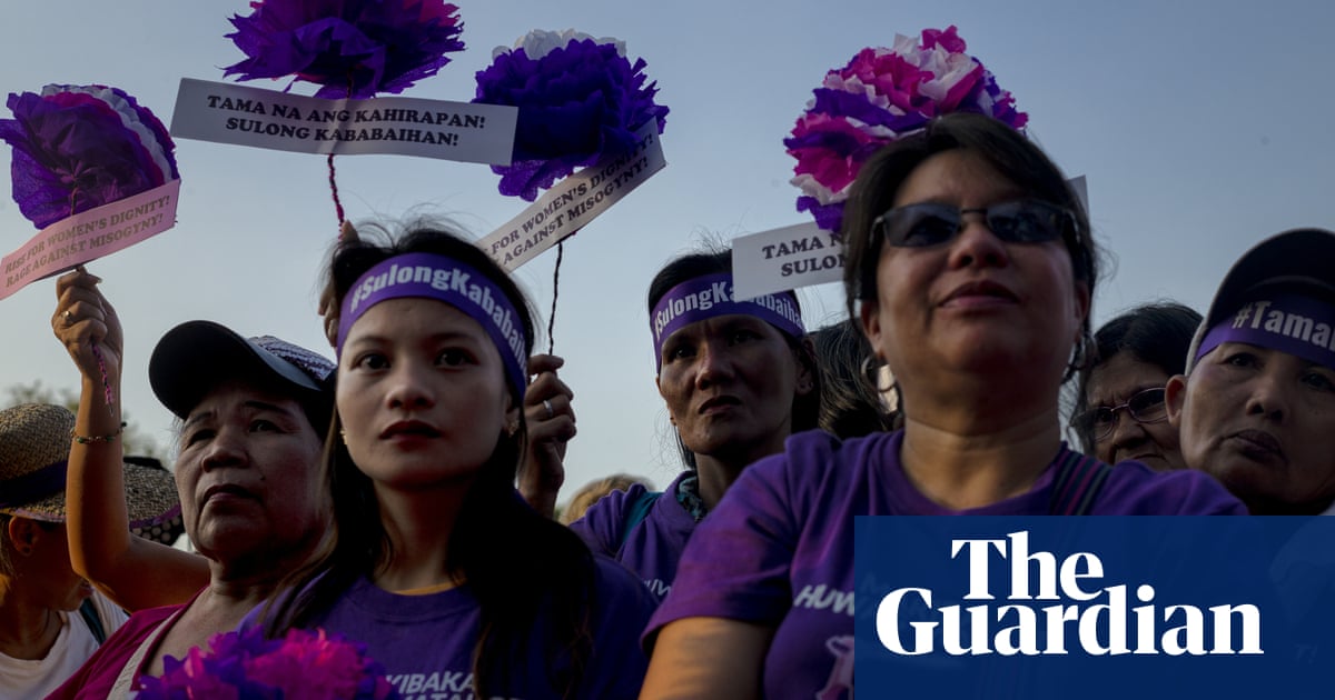Rodrigo Duterte calls women at gender-equality event 'bitches'
