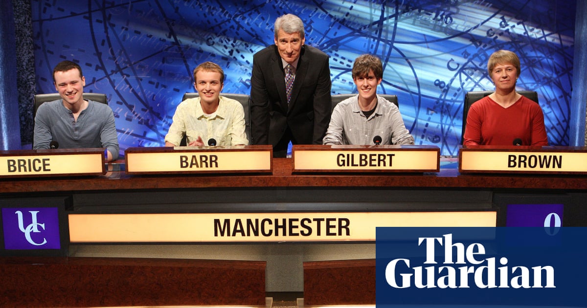 Jeremy Paxman bows out as host of University Challenge