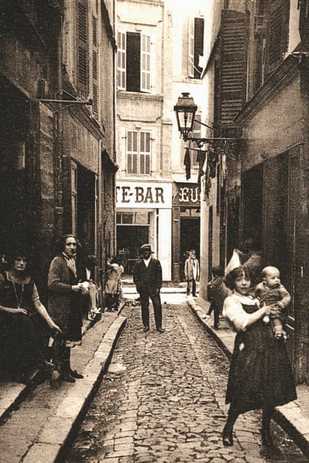 Rue de l’Amandier in Marseille, 1920. 