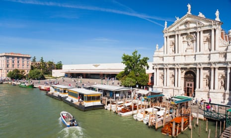 Discover Graspo De Ua, hotel in Venice Italy near train station