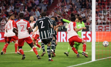 BAYERN 4 X 3 MANCHESTER UNITED