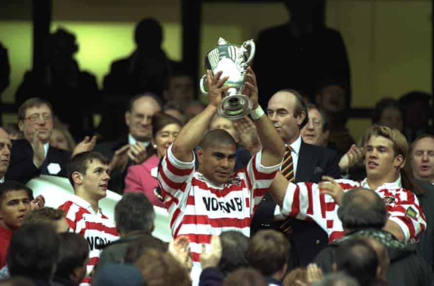 Va’aiga Tuigamala lifts the trophy after Wigan’s win in the 1996 Middlesex Sevens tournament at Twickenham.