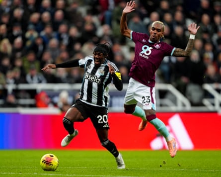 Newcastle’s Anthony Elanga is fouled by Lucas Pires
