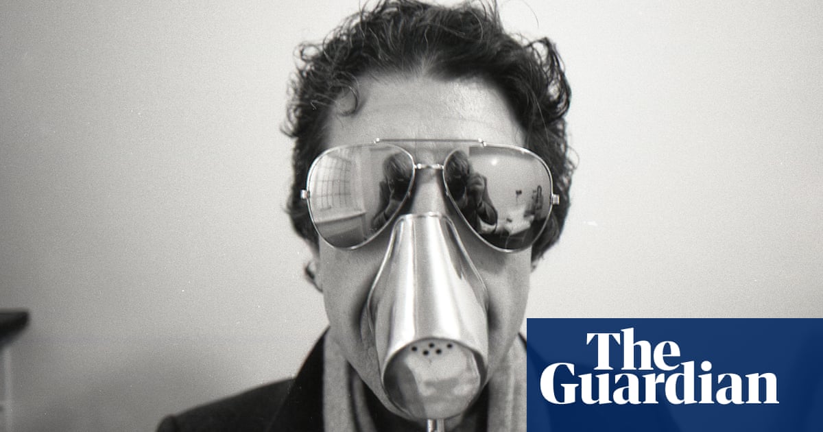 Leonard Cohen goes to the doctor: Ian Cook’s best photograph