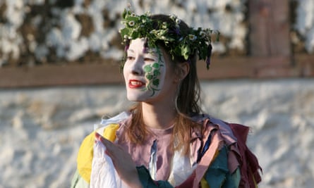 Pagan woman at Butser Farm