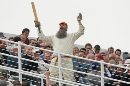 A WG Grace lookalike goads Australian fans.
