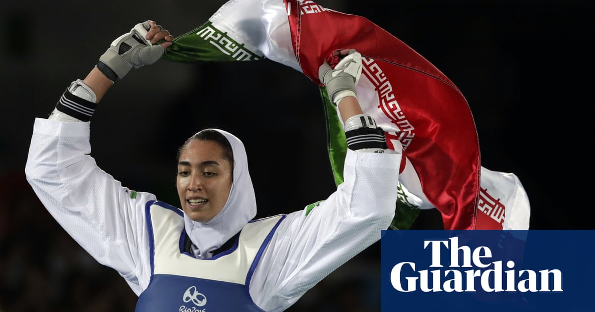 Irans only female Olympic medallist says she has quit country