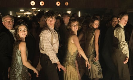 Show me the way to the next whisky bar … a sequence from Babylon Berlin.