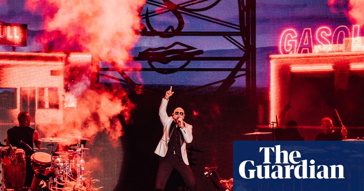 Fridayz Live Sydney review Mariah Carey is impeccable but Pitbull steals the show