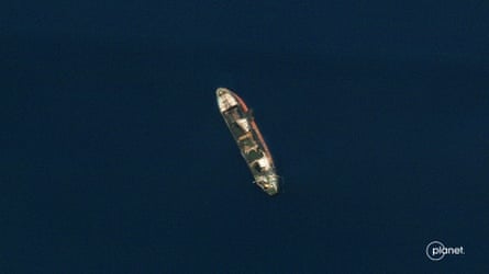 Satellite image of the wrecked Pablo tanker.