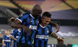 Romelu Lukaku and his strike partner Lautaro Martínez ripped Shakhtar Donetsk to shreds, scoring two goals apiece for rampant Internazionale.