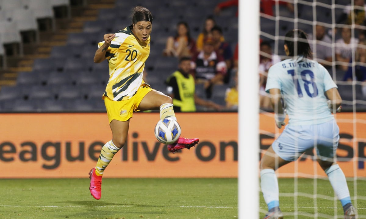 Sam Kerr And Lucy Bronze Shortlisted For Bbc Women S Footballer Of
