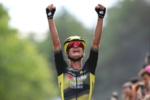 Marianne Vos celebrates winning the opening stage