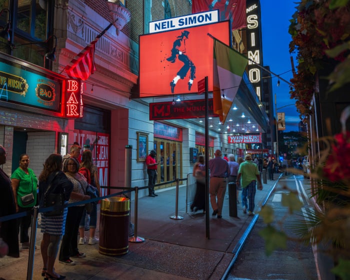 Broadway actors preparing to strike over union negotiations