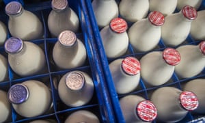 -PIC: PAUL SLATER/APEX 27/01/2018 Pictured: Stuart Bruckner of Dartmouth Dairy during his deliveries in Churchstow, Devon. See copy by Anna Turns. ---------------------------------------------------- APEX NEWS AND PICTURES NEWS DESK: 01392 823144 PICTURE DESK: 01392 823145