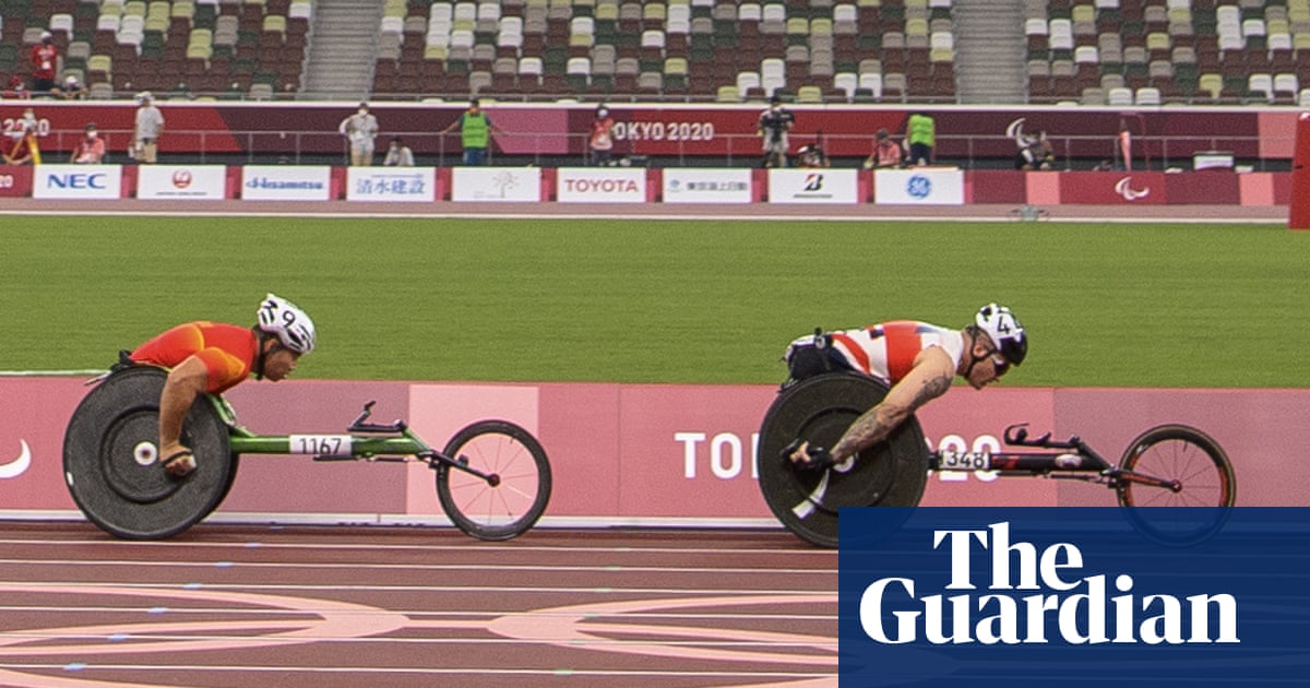 David Weir struggles in Paralympic return as ‘Weirwolf’ slips to back of pack