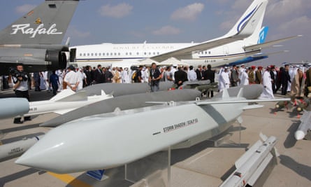 A Storm Shadow missile on display at the 2005 Dubai air show.