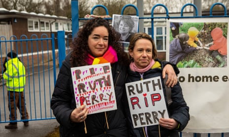  Ellen (L) and Liz protest and show their solidarity with the staff of the school in protest against the OFSTED inspection.Ruth Perry’s death has prompted a storm of protest among teachers and headteachers.