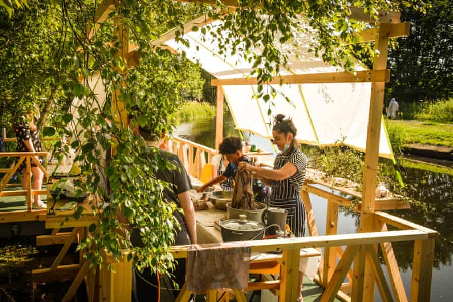 Wetlab Canal Kitchen explores the biological and social ecology of the canal.