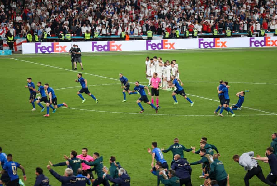 England players reaction aftter Gianluigi Donnarumma of Italy. saves Bukayo Saka penalty to win the match