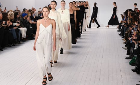 14 Sustainable Clothing Brands for the Minimalist in 2023 — Sustainably Chic