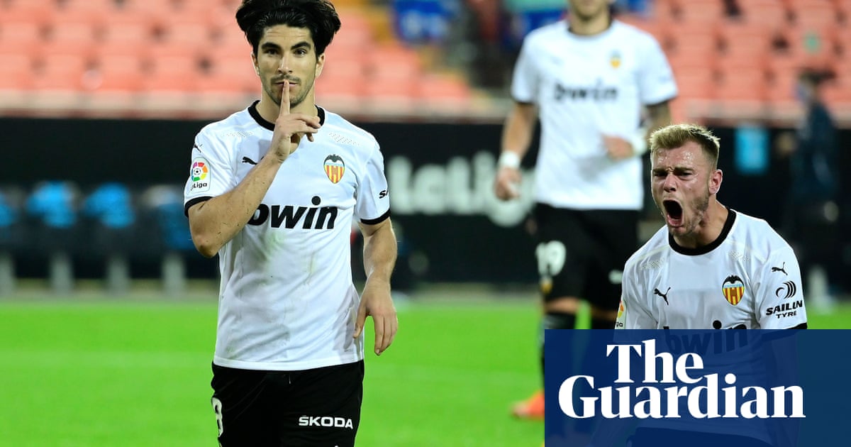Valencia find some brief solace amid deepening crisis off the field | Sid Lowe
