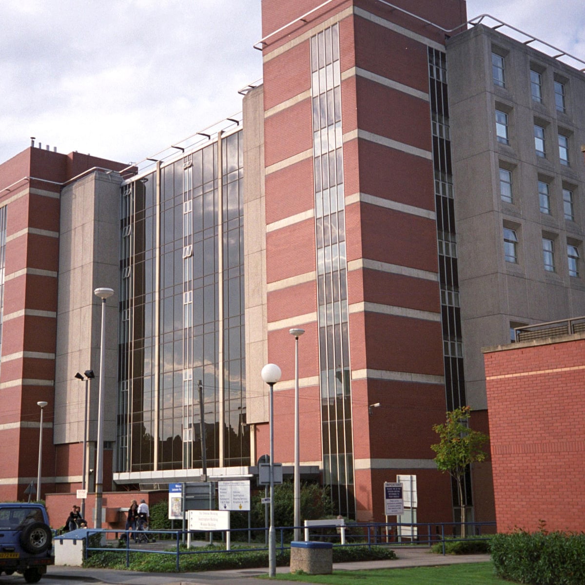 14 Cancer Patients In Leicester Hospital Come Down With Swine Flu World News The Guardian