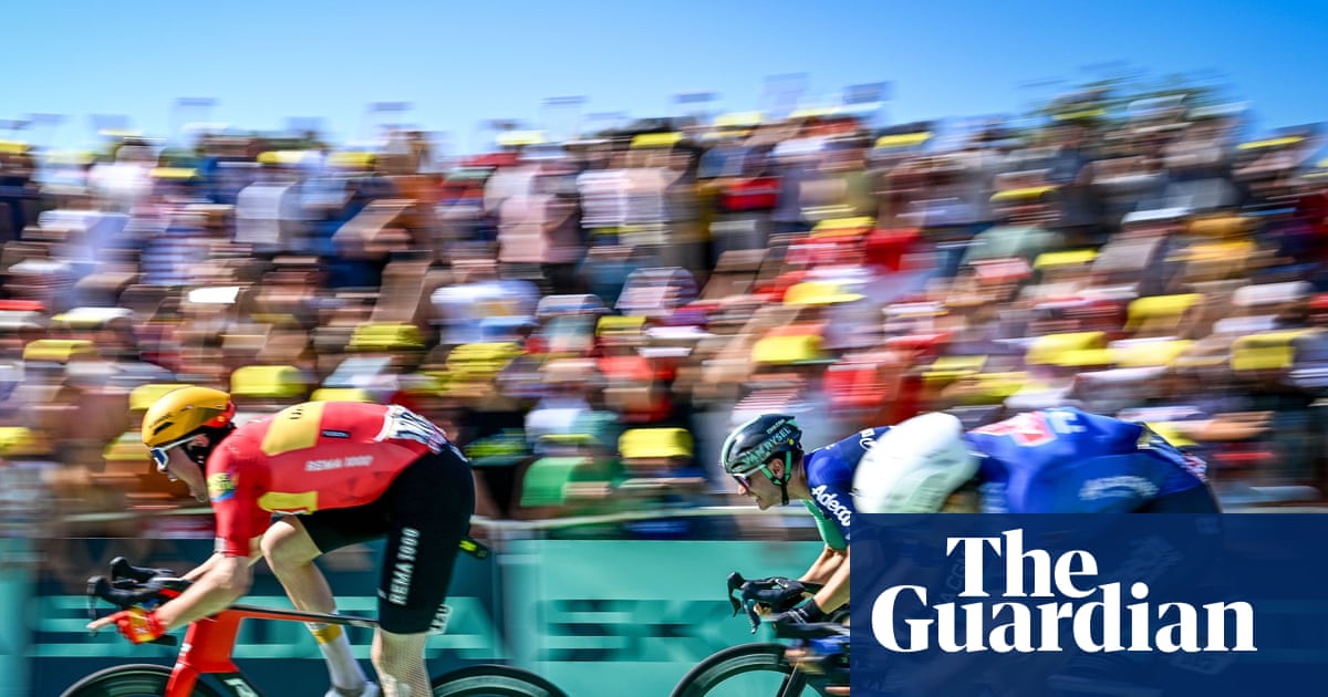 Wærenskjold wins fastest ever Tour de France stage in frenzied sprint to Nevers