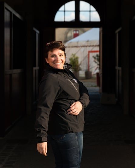 Morgane Perlade, conductrice d'attelage et cavalière, coordonne le service équin unique d'Hennebont.