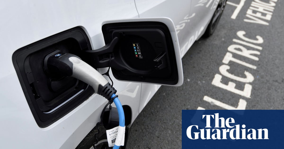 Cop26: carmakers agree to end sale of fossil fuel vehicles by 2040