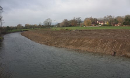 آسیب به رودخانه Lugg در عکسی که توسط Herefordshire Wildlife Trust، دسامبر 2020 نشان داده شده است