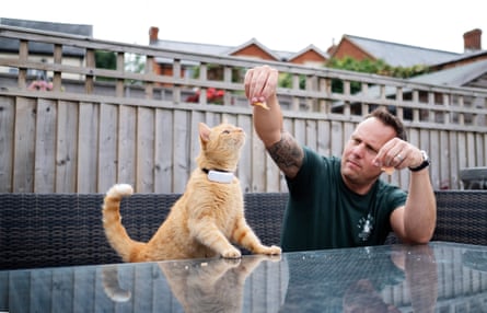 Will Benzie and his cat Pisi.