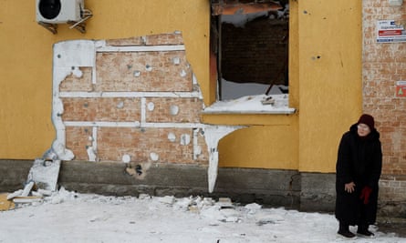 El hueco en la pared de un edificio residencial donde alguna vez estuvo la imagen de Banksy.