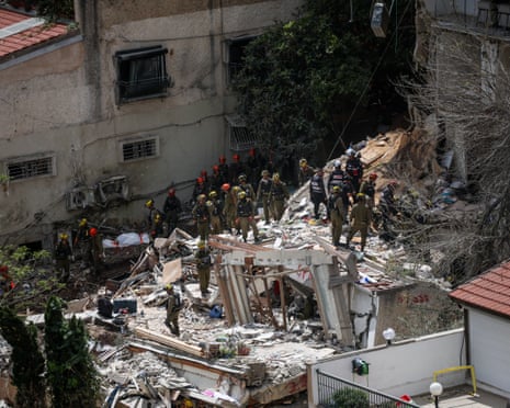 Επακόλουθα πρόσκρουσης βλήματος στη Χάιφα.