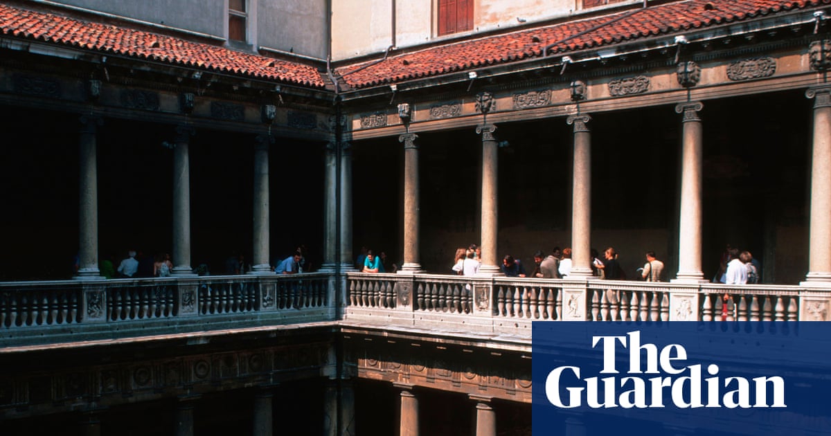 Italian woman awarded compensation after breaking ankle while working from home