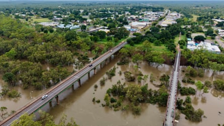 Residents preparing for the arrival of ex-Tropical Cyclone Narelle