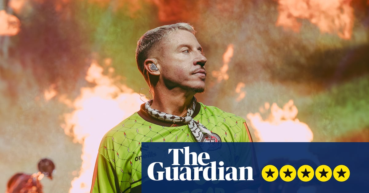 Macklemore’s Free Palestine tour review – a triumph of a show with performances from Hozier, Kneecap and more