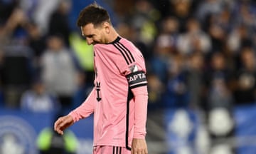 Lionel Messi was forced to leave the pitch for two minutes after being fouled against CF Montréal. 
