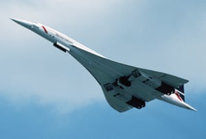 Wearing BA’s Landor livery, Concorde G-BOAE retracts its undercarriage as it lifts off from Runway 27L en route to New York on 8 May 1994