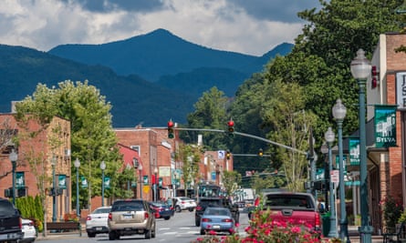 Downtown Sylva and the surrounding mountains