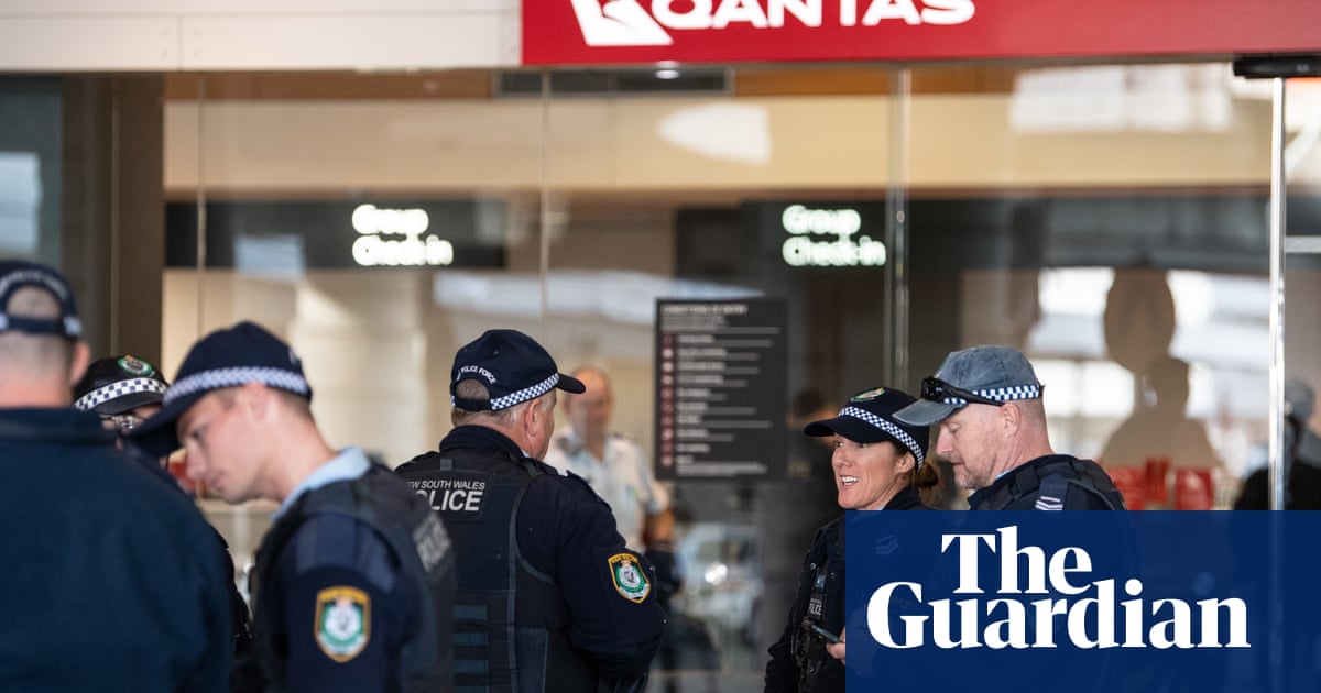 Victoria-NSW border closure: airlines to slash Sydney-Melbourne flights across July