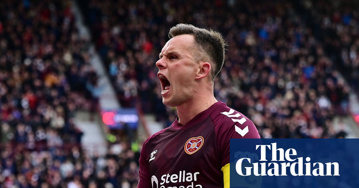 Hearts move eight points clear at top after Shankland spot-kick sees off Celtic