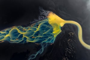 Blue watery veins, glacial braids and golden sediment – Iceland: winner of nature art category