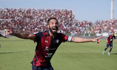 Leonardo Pavoletti caps Cagliari’s comeback.