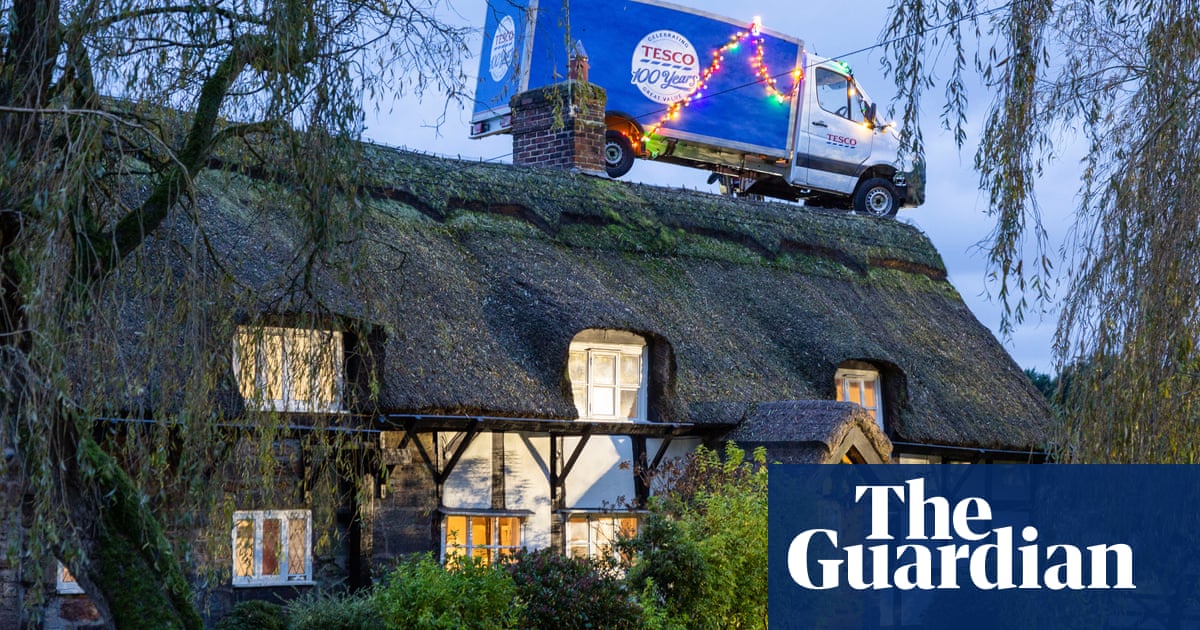 Noel Parking Tesco Van Appears On Roof To Start Christmas