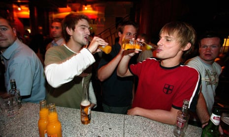 Men drinking bar