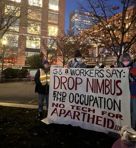 موظفو أمازون وجوجل يحتجون على مشروع Nimbus، الذي يزود الحكومة الإسرائيلية والجيش الإسرائيلي بخدمات السحابة والتعلم الآلي.