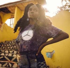 Maravilha do destino: uma jornada pelo mundo da moda alegre de Gana